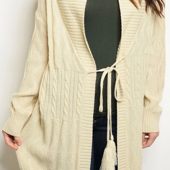 LAST3️⃣//CREAM SWEATER KNIT CARDIGAN - Picture 5 of 11